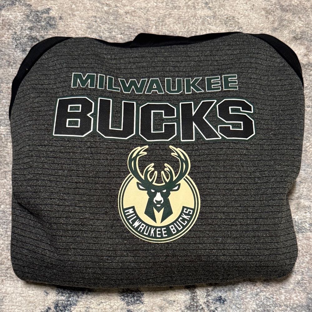 NBA Milwaukee Bucks Gray Sweatshirt